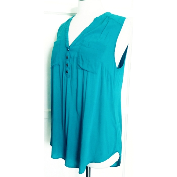 Torrid challis button tank top - Picture 5 of 7